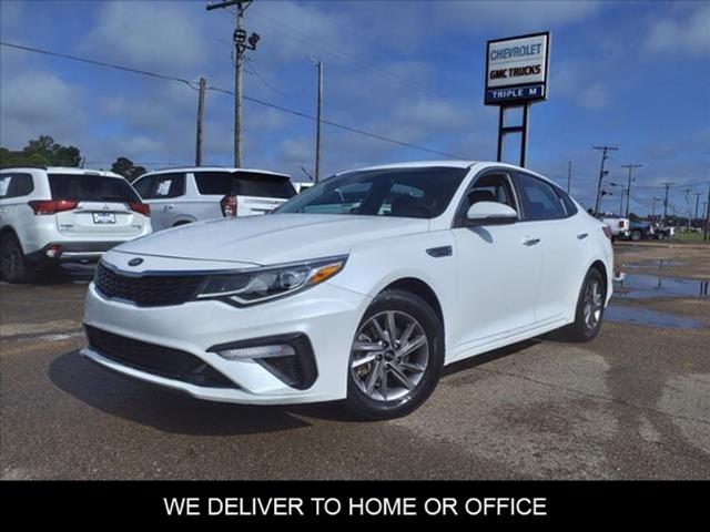 2020 Kia Optima Vehicle Photo in CARTHAGE, MS 39051-5724